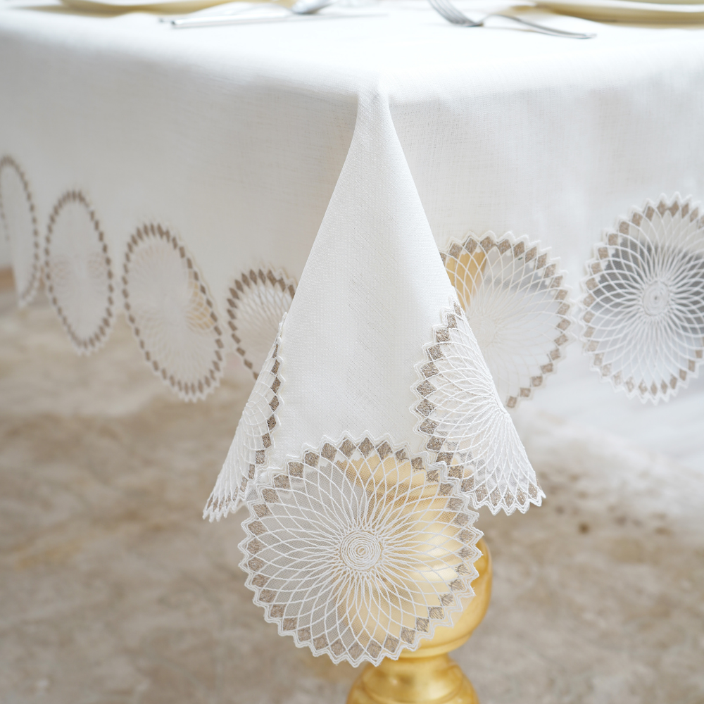 Big Sahra Luxury Single Tablecloth
