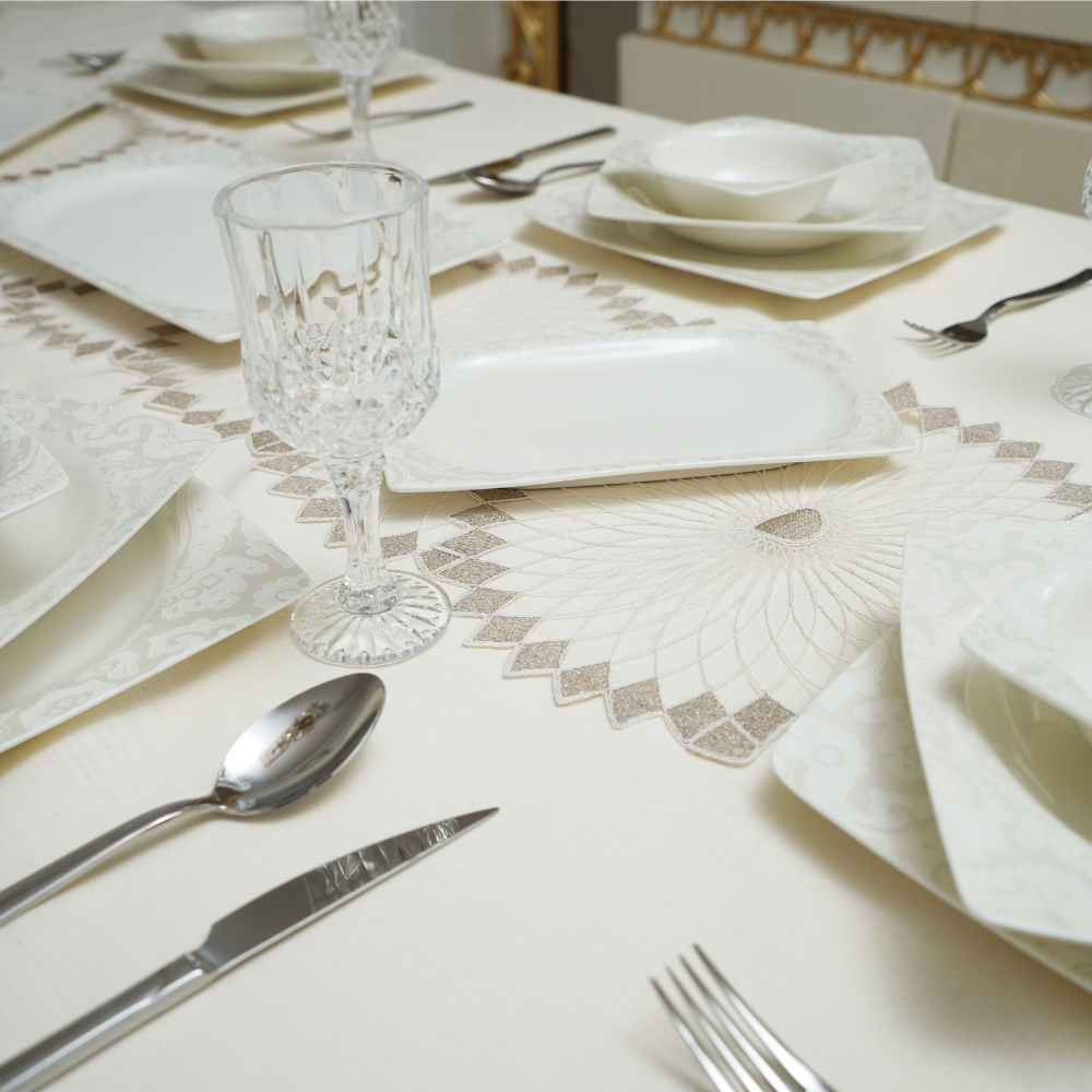 Big Sahra Luxury Single Tablecloth